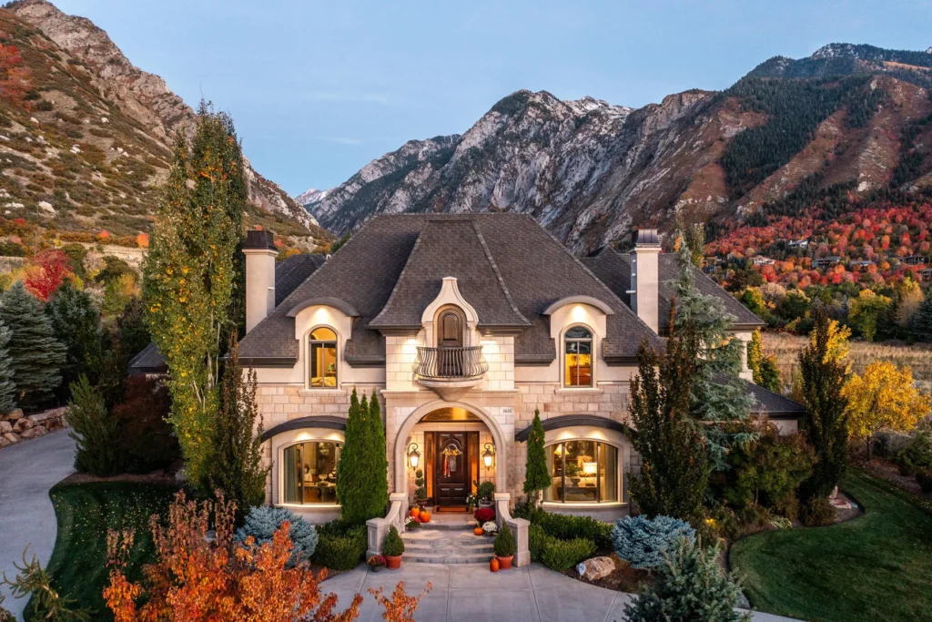 Luxury Utah mansion. Mountain real estate. Utah jumbo loan rates. Best mortgage rates Utah. Utah housing market